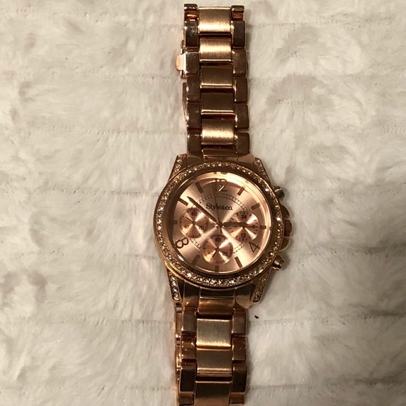 Rose gold watch - Picture 2 of 7